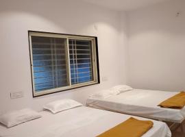 Laxmi Residency, hotel v destinaci Akalkot