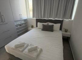 Boutique apartment, ξενοδοχείο σε Ρισόν Λε Ζιόν