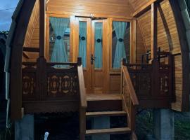 Helau beach krui, ξενοδοχείο σε Wainapal