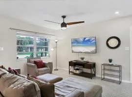 Charming 3BR Retreat Near Sarasota Beaches