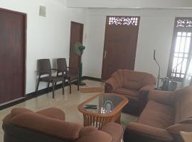 Sadadewana, khách sạn ở Malwana