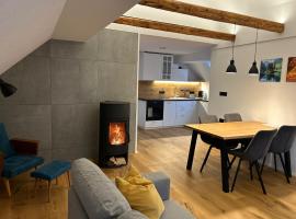 Grannys Retreat, hotel in Žiri