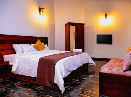 Roshara The Airport Hub, hotel a prop de Aeroport internacional de Bandaranaike, a Katunayake