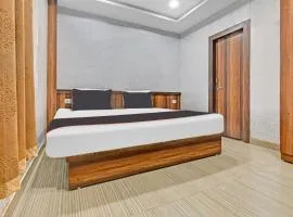 Collection O Mohan Paradise