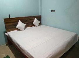 SPOT ON Yatri Nivas Hotel, hotel em Sikandra