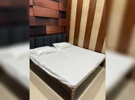 SPOT ON The Yeble Hotel And Restaurant, hotel in Etāwah