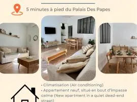 À Deux Pas du Palais