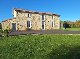 Au Cœur Des Champs, hotel in La Petite-Boissière