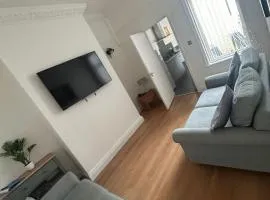 Book Me! Prime 2 BED House sleeps 6 Contractors