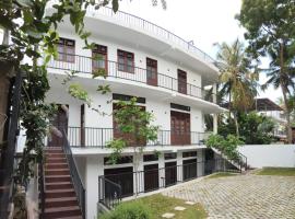 Galhena Apartments, hotel in Tangalle