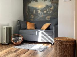 Cozy Family Stay in Terme Čatež with Free Pool Tickets and Thoughtful Touches, hotel con alberca en Čatež ob Savi