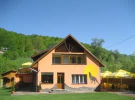 Pensiunea Colt Alb, alojamento de turismo rural em Băile Homorod