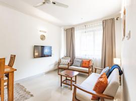 2 BHK Duplex With Pool 4 minutes to Benaulim Beach, hotel i Benaulim