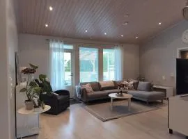 Cozy detached house near the city