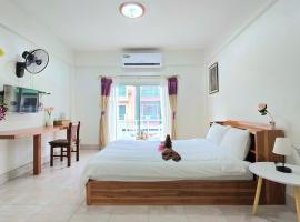 You And Me Guesthouse, hostel v destinaci Ča Am