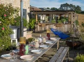 Family Gem in Bath, sleeps 18, stunning view