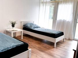 Haus für 8 Personen, 4 Zimmer, hotel in Wenzendorf