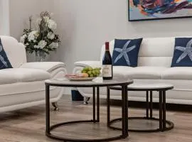 Palm Bliss 3 bed 2 bath stylish and cozy