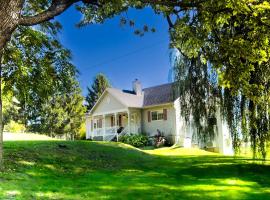 Lóyly Spa Guesthouse, guest house in Ottawa