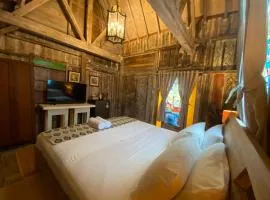 Secret Wooden Cabin - Magnolia