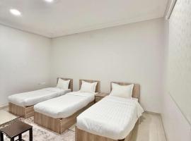 شقة مميزة في موقع ممتاز على دائري المدينة, khách sạn ở Al Madinah