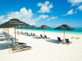 Kokomo Deluxe King - Single Cottage