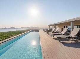 Luxury apartment overlooking the Arch、カボ・サン・ルーカスのホテル