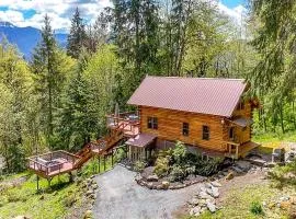Tranquil and Private 2 Bedroom Cabin with Hot Tub