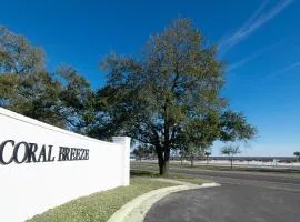 Stylish, BRAND NEW 3 Bed Cottage, Beach Front, DOG FRIENDLY!