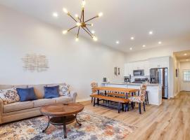 NEW! Spacious Home in Shelby Park - Sleeps 9, Near Top Attractions & Venues, ξενοδοχείο σε Louisville