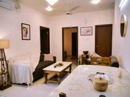 Cherry Blossom Hideaway Elegant 3BHK Cozy Ambience With Pool