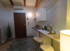 La Mansardina di Sabrina, khách sạn ở Busca