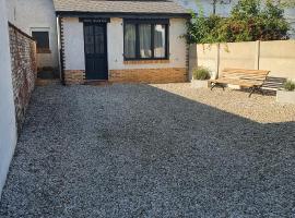 Chez maurice, hotel in Yzengremer