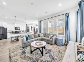 Emerald Escape in Miramar Beach! Golf Cart, 4BR, 4BA, Sleeps 14, Pool, Beach