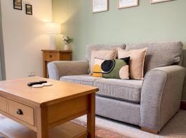 Hadrians Retreat, Cosy 1 Bed Flat - near M6 Jct45, A75, Gretna & Carlisle, hotel in Longtown