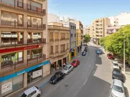 3 Bedroom Gorgeous Apartment In Elche