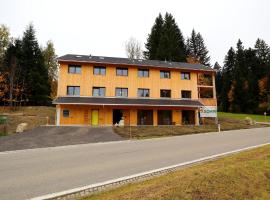 Dog-friendly holiday apartment in Bregenzerwald, ξενοδοχείο σε Sibratsgfäll