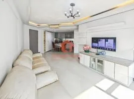 Newly Apt taman Rasuna 3BR Pool, Wi-Fi, Netflix