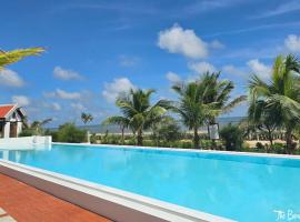 Villa Louise Hue Beach Boutique Hotel, hotel i Hué