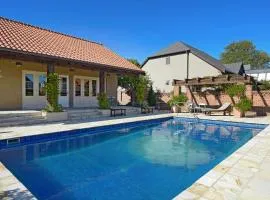 Monaco Shores Apartment