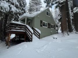 Cabin #6, hotel em Strawberry