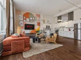 New City View Stay - Convention Center - Downtown - Stadium - Sleeps 8 - Skywalk Access