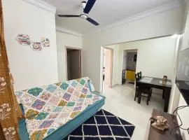Ideal 2BHK for Families & Work Trips