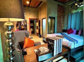 Theloft boutique nakhonpanom, hotel in Ban Noi Pho Kham