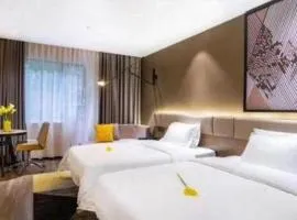 IU Hotels· Wuhan Jianghan Road Metro Station