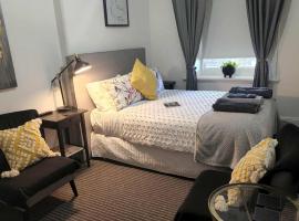 Magpie and Stump Hotel 'Nest Accommodation'，位于Mintaro的低价酒店