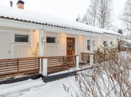 Rovaniemi Riverside Family House near Santa Claus Village - Sauna & Aurora View, hotel poblíž Letiště Rovaniemi - RVN, 