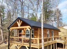 Alone At Last - New LUX - WiFi - Hot Tub