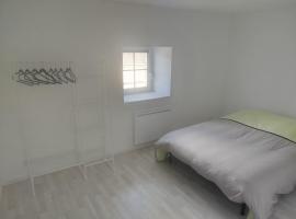 Maison de bourg, hotel in Meslay-du-Maine