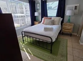 Largo Pool House Firepit Pet Friendly